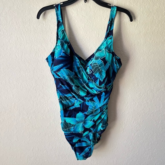 Miraclesuit | Women's Blue Ruched Slimming Tummy Control Swimsuit Size 18D - Picture 1 of 8
